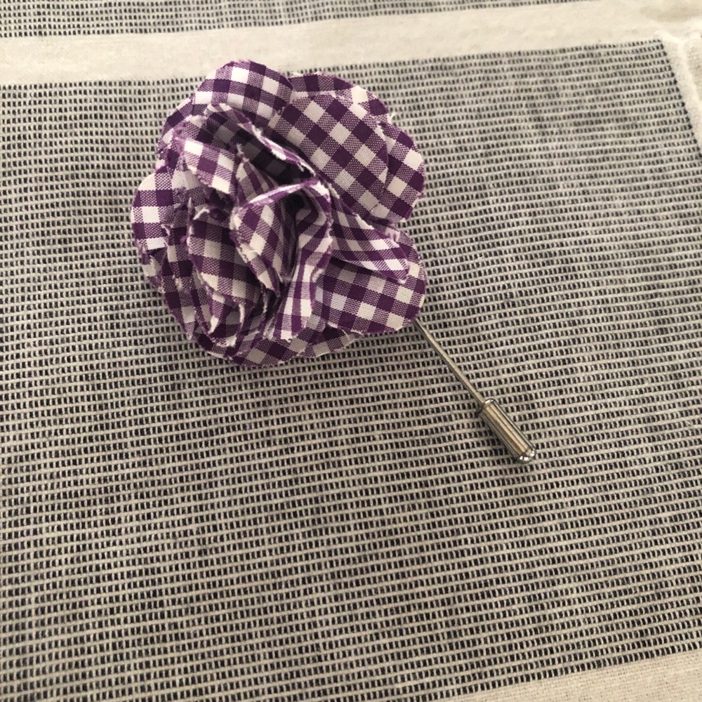 Men’s lapel pin